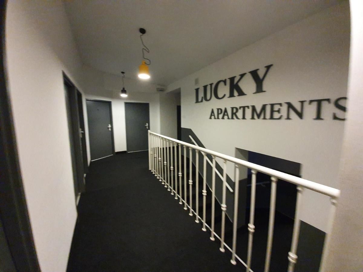 Отель Lucky Apartments Александрув-Лудзки-16