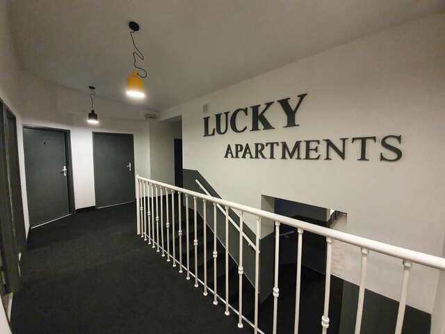 Отель Lucky Apartments Александрув-Лудзки-4